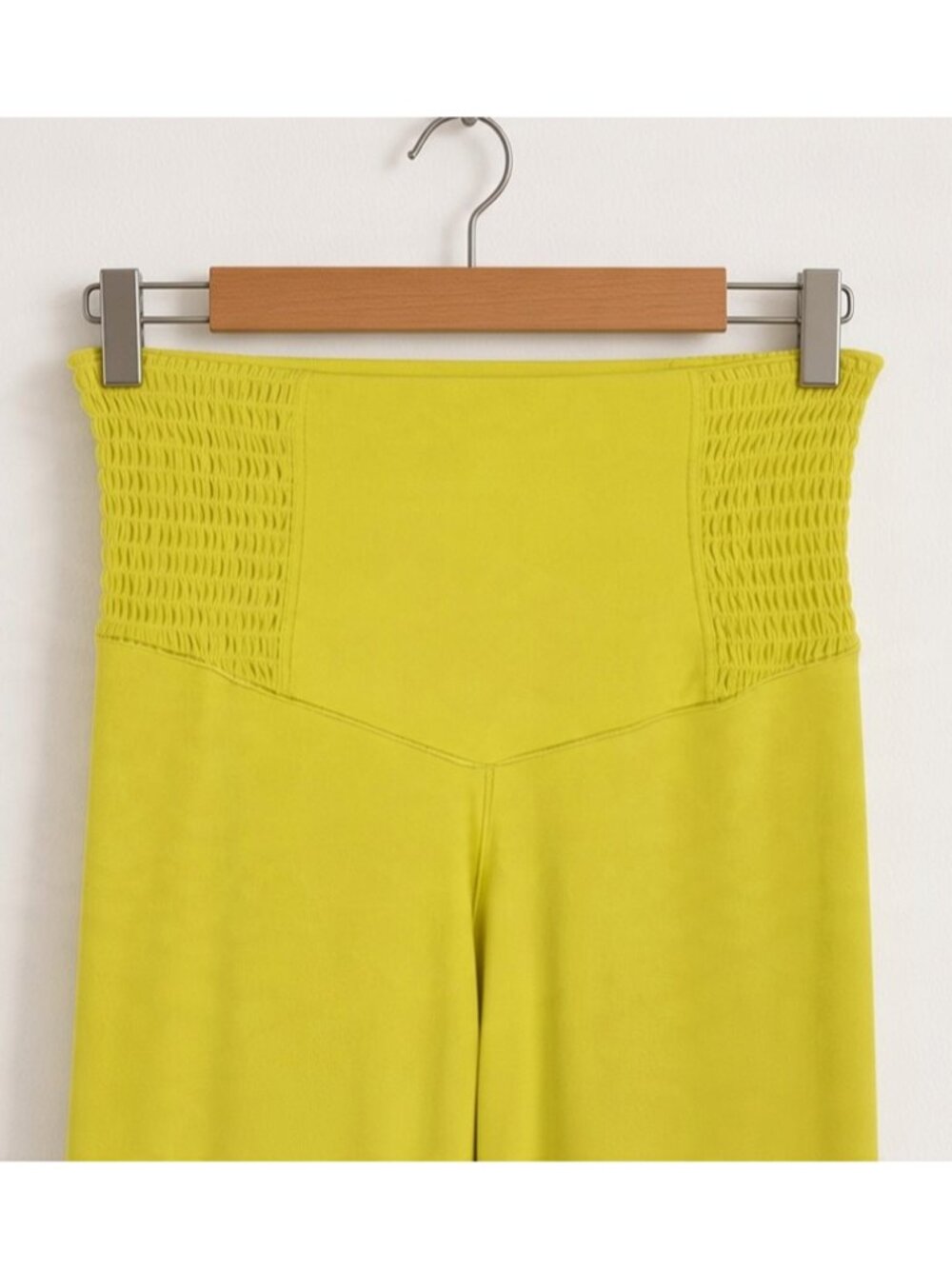 OFFLINE BY AERIE REAL ME SMOCKED NEON YELLOW LEGGING - Picture 2 of 7